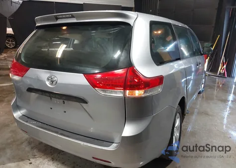 2013 Toyota Sienna L V6 7 Passenger z USA, uszkodzony, nr VIN 5TDZK3DCXDS285073